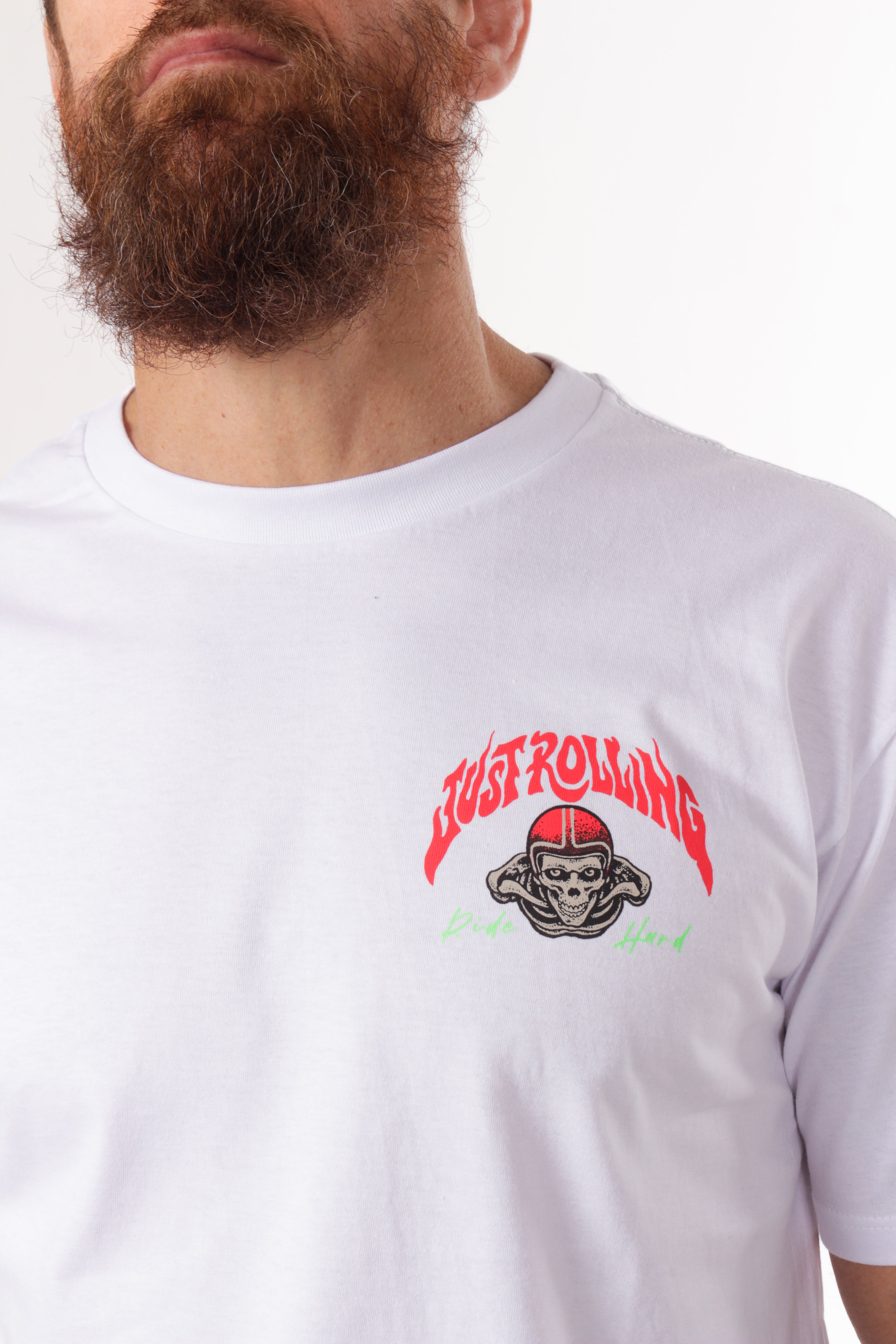 Camiseta Manga Curta "Caveira Surf" - Modelagem Tradicional
