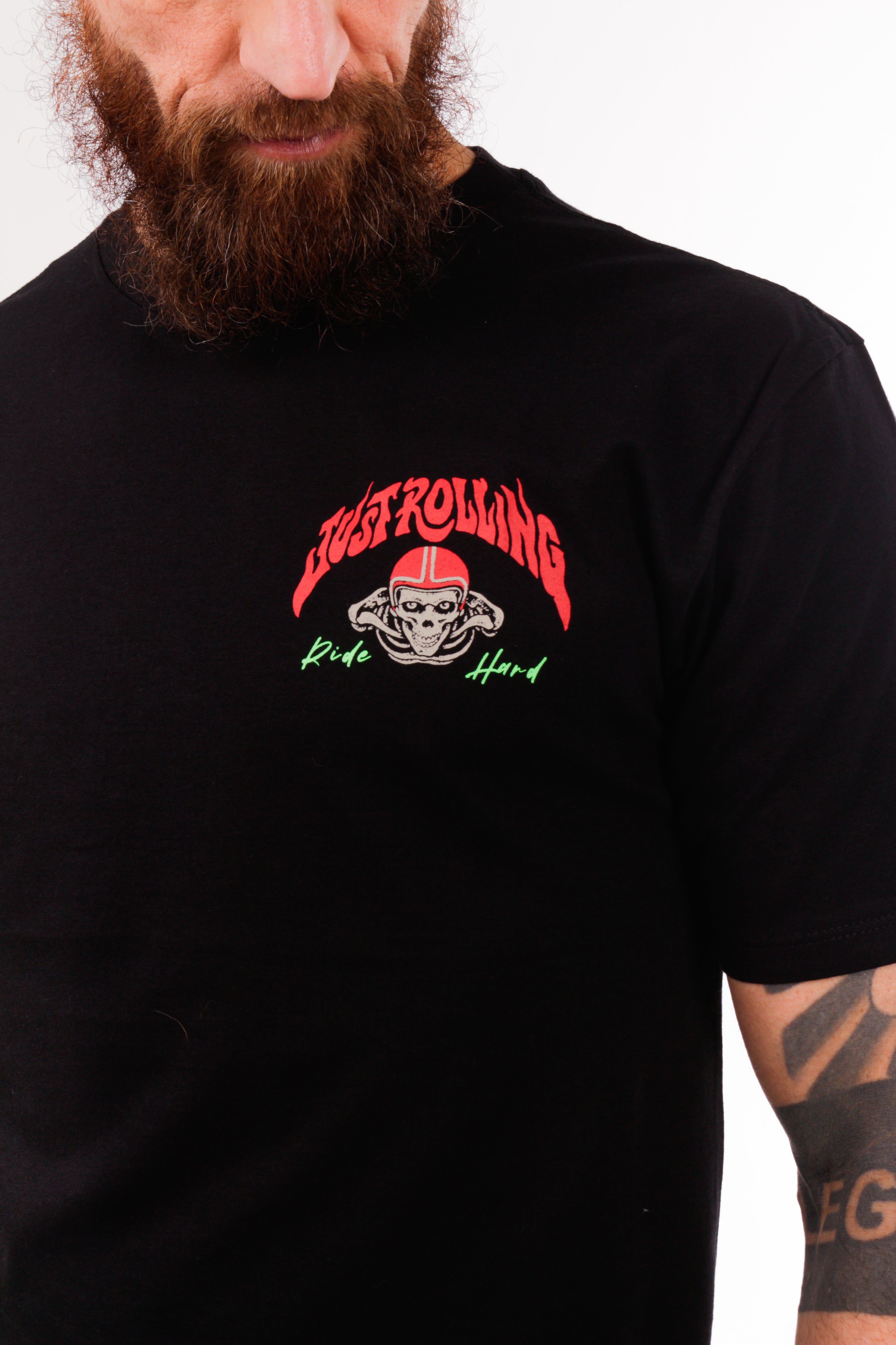 Camiseta Manga Curta "Caveira Surf" - Modelagem Tradicional