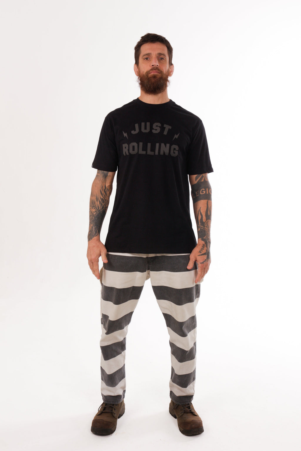 Camiseta masculina manga curta “All Black” – modelagem tradicional