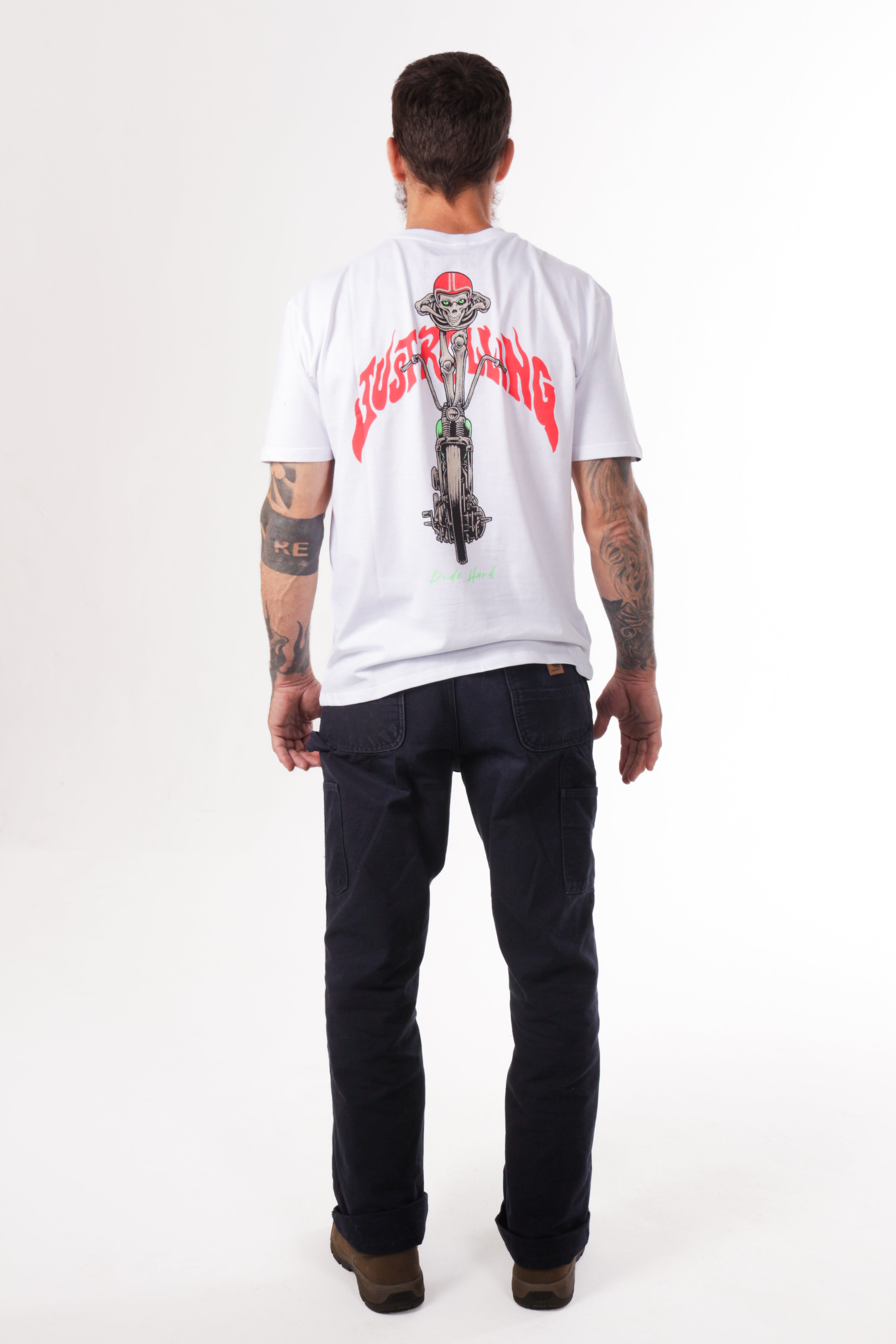 Camiseta Manga Curta "Caveira Surf" - Modelagem Tradicional