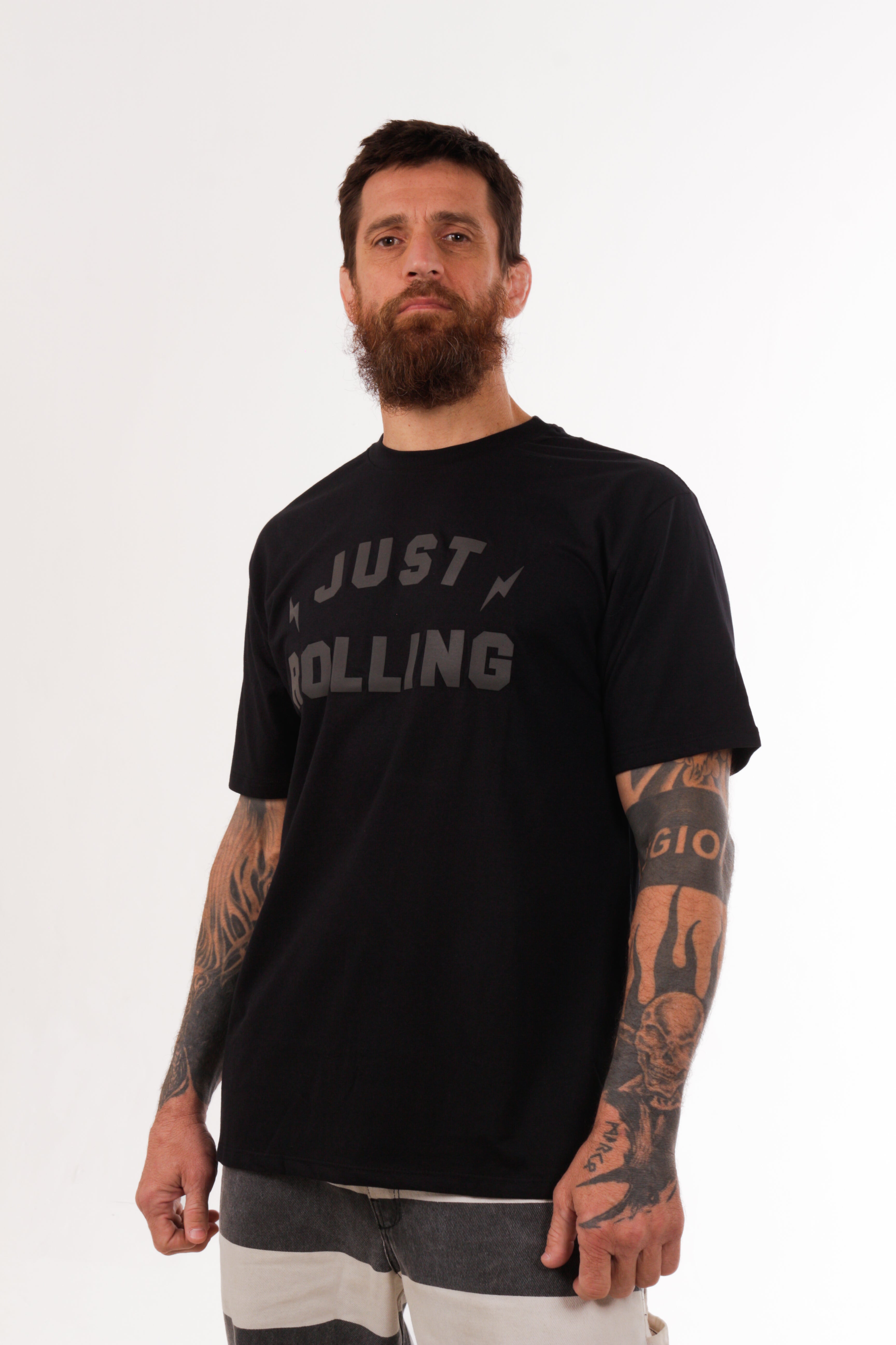 Camiseta masculina manga curta “All Black” – modelagem tradicional